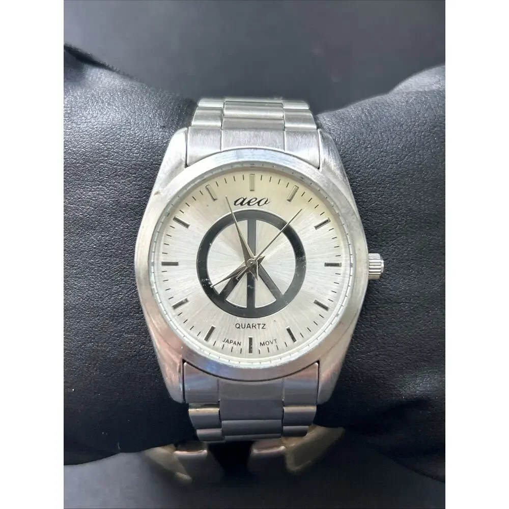 Aeo Peace Sign Dial Women’s Quartz Watch